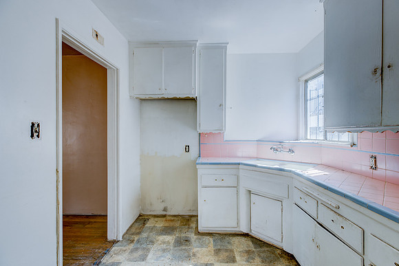 7835 S Normandie Ave-028