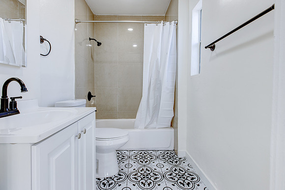 187 W 41st St -022