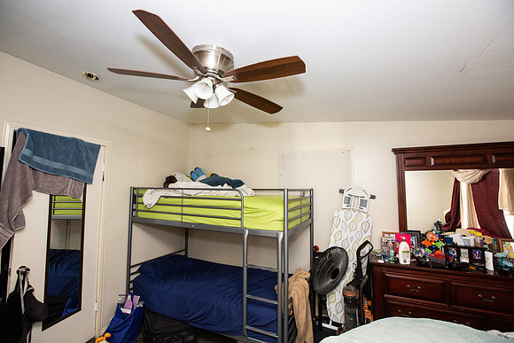 532 S Flower St-29