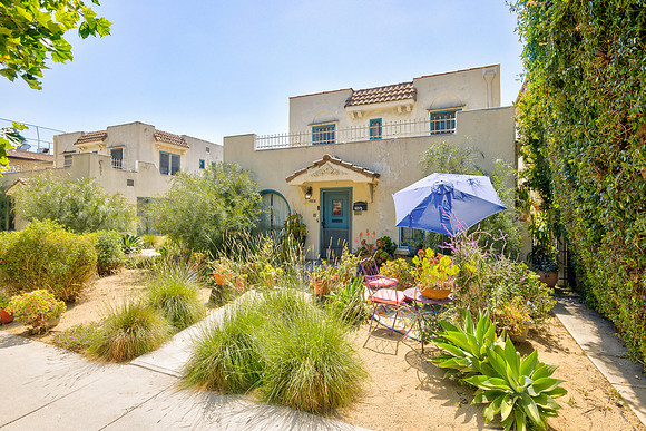 617 N Sycamore Ave-007
