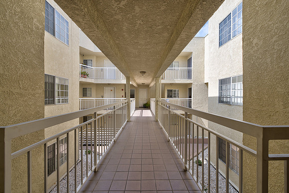 456 Mrytle St Exterior-004