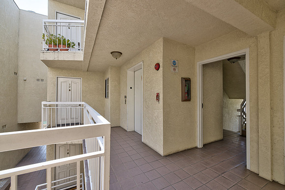456 Mrytle St Exterior-005