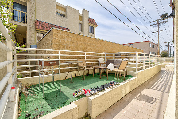 456 Mrytle St Exterior-015