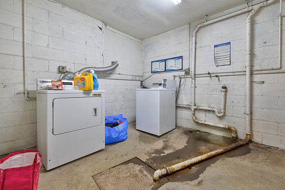 456 Mrytle St Exterior-022