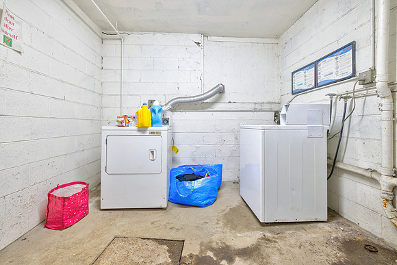 456 Mrytle St Exterior-023