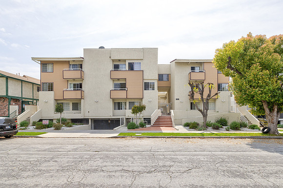 456 Mrytle St Exterior-029
