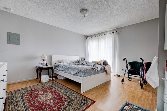 456 Mrytle St Interior-005
