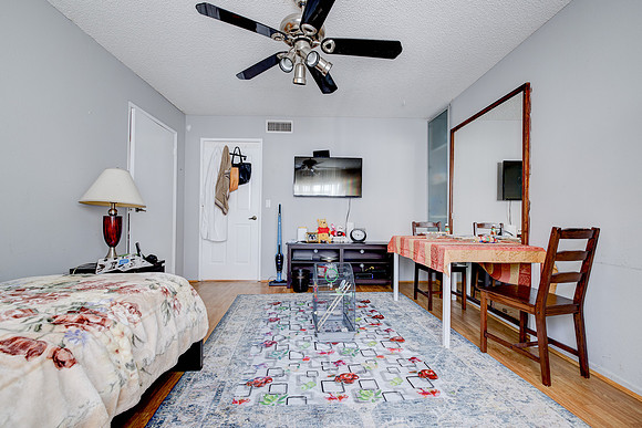 456 Mrytle St Interior-018