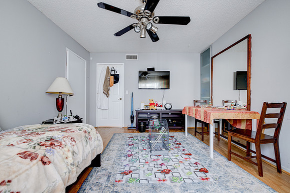 456 Mrytle St Interior-017