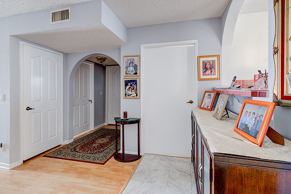 456 Mrytle St Interior-028