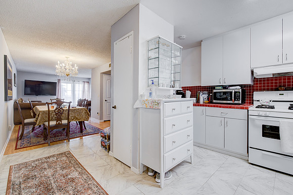 456 Mrytle St Interior-038