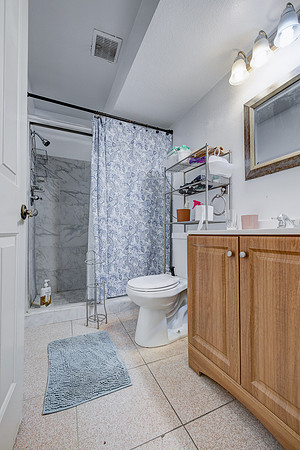 456 Mrytle St Interior-055