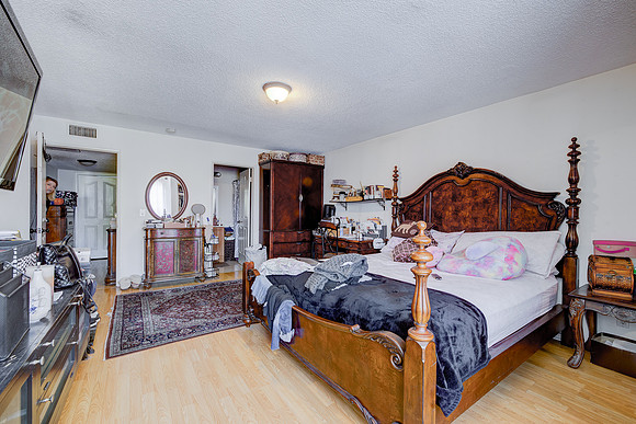 456 Mrytle St Interior-060