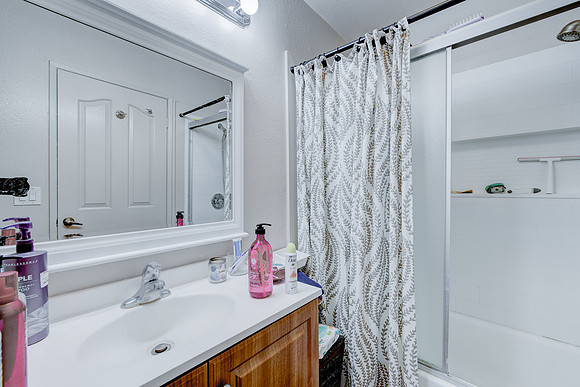 456 Mrytle St Interior-068