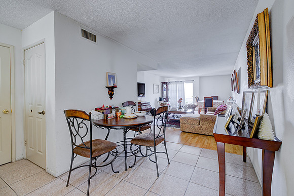 456 Mrytle St Interior-075
