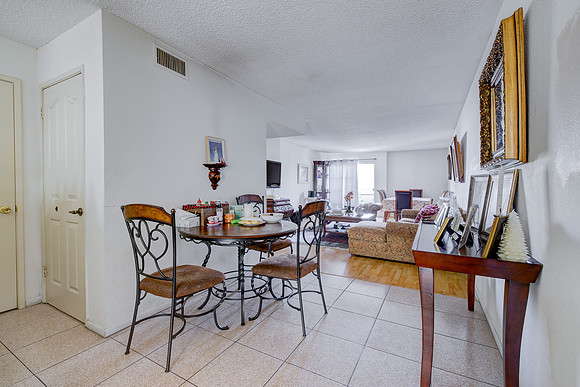 456 Mrytle St Interior-077