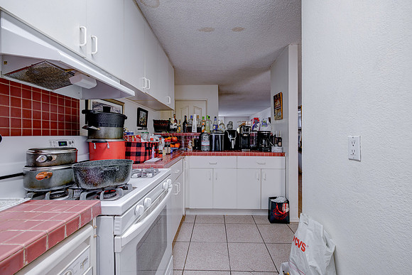 456 Mrytle St Interior-083