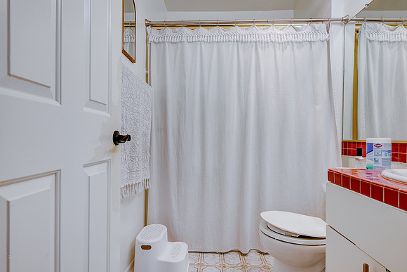 456 Mrytle St Interior-091