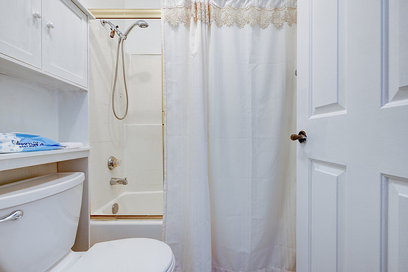 456 Mrytle St Interior-009