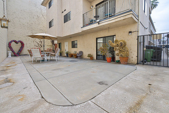14327 Dickens St Exterior-002