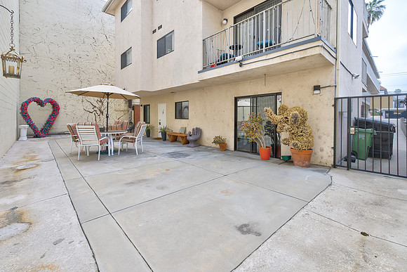 14327 Dickens St Exterior-003