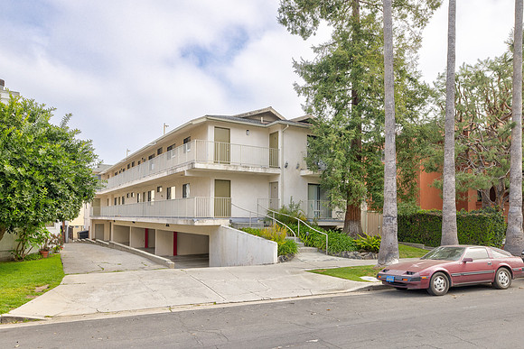 14327 Dickens St Exterior-015