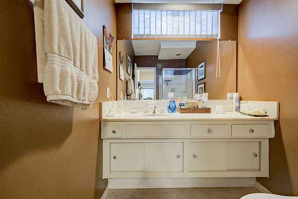 14327 Dickens St Interior-010