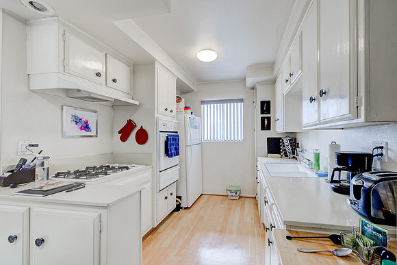 14327 Dickens St Interior-019