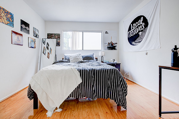 14327 Dickens St Interior-046