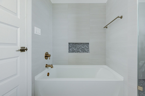 1503 3rd Ave-057
