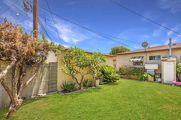 Front 2  Real Estate Photographer Long Beach