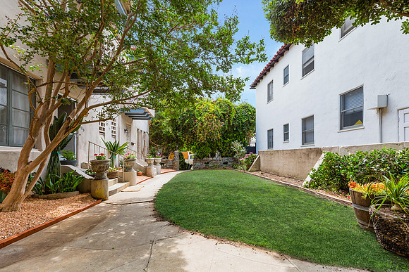 1043 S Orange Grove Ave - Los Angeles Real Estate Photographer2