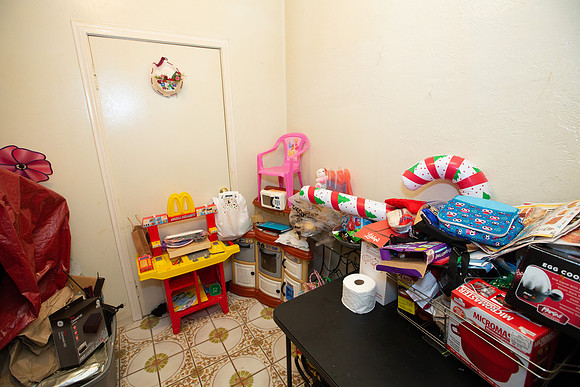 532 S Flower St-100