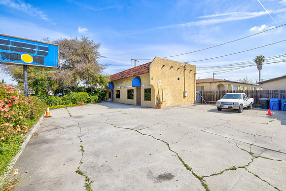 15216 Inglewood Ave Exterior-001