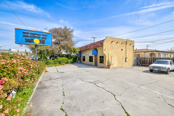 15216 Inglewood Ave Exterior-002