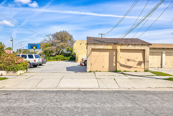 15216 Inglewood Ave Exterior-011