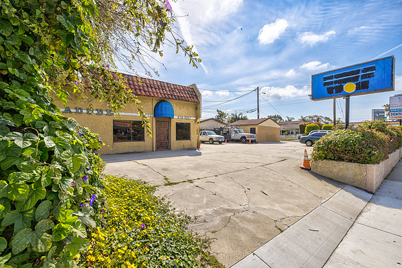 15216 Inglewood Ave Exterior-009