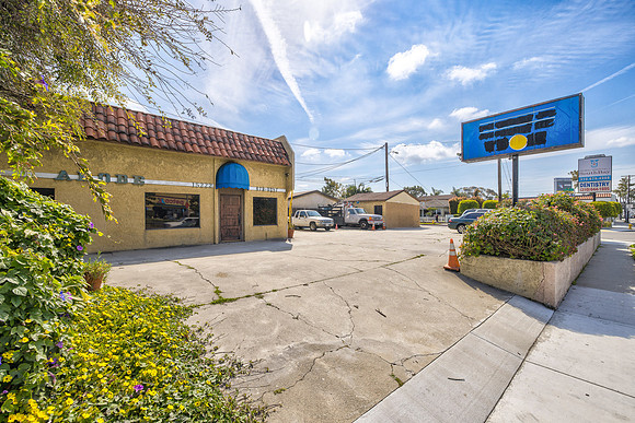15216 Inglewood Ave Exterior-008
