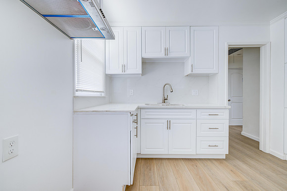 8330 KittyHawk Exterior-020