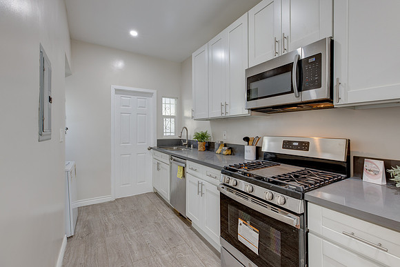 229 Columbia Pl-016