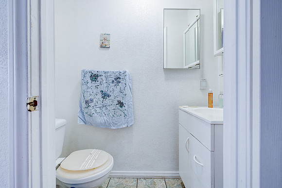 535 W Olive St Inglewood-032