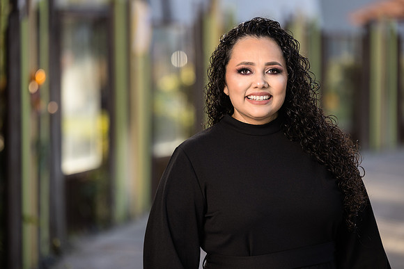 Headshot Photographer Long Beach - Business Headshots-002