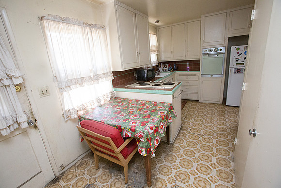 2569 Spruce St-25