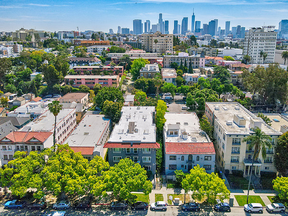 446 S Rampart Blvd-004