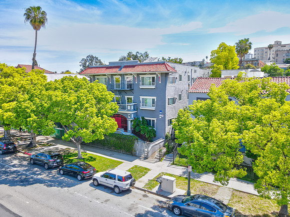 446 S Rampart Blvd-002