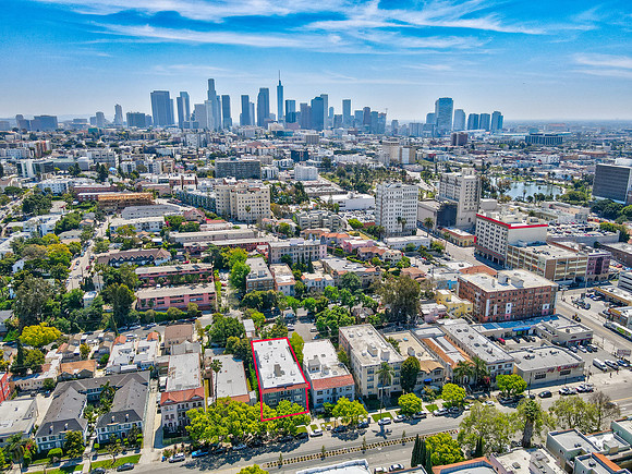 446 S Rampart Blvd-007
