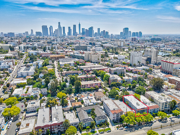 446 S Rampart Blvd-010