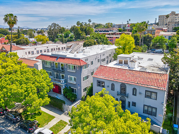 446 S Rampart Blvd-025