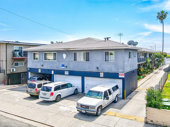 6454 Lexington Ave-002
