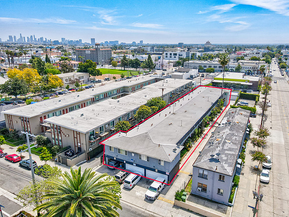 6454 Lexington Ave-003